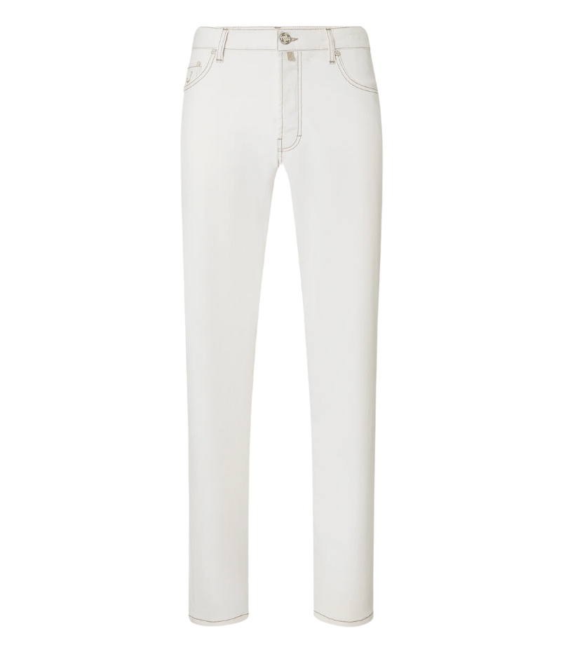 Men’s white Bard jeans by Jacob Cohën featuring brown contrast stitching, slim-regular fit, and calf-hair logo patch – made in Italy.