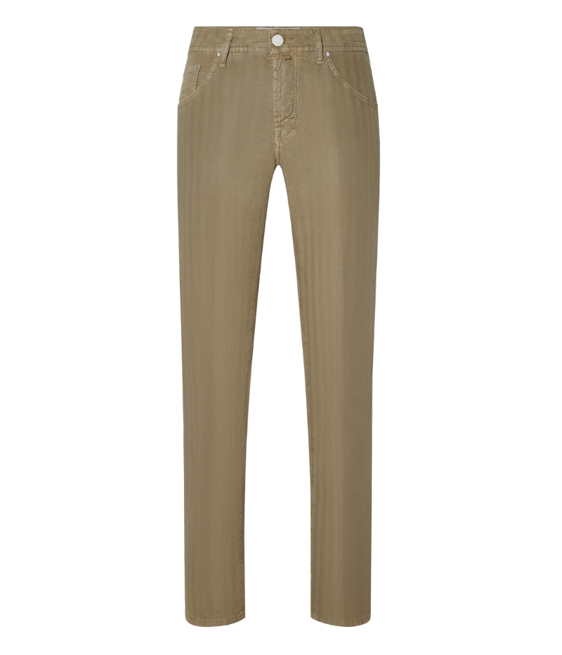 Jacob Cohën Bard beige trousers in garment-dyed cotton-linen herringbone fabric with 5-pocket design, vintage-treated beige nubuck logo patch, and ruthenium-tone 3D logo button.