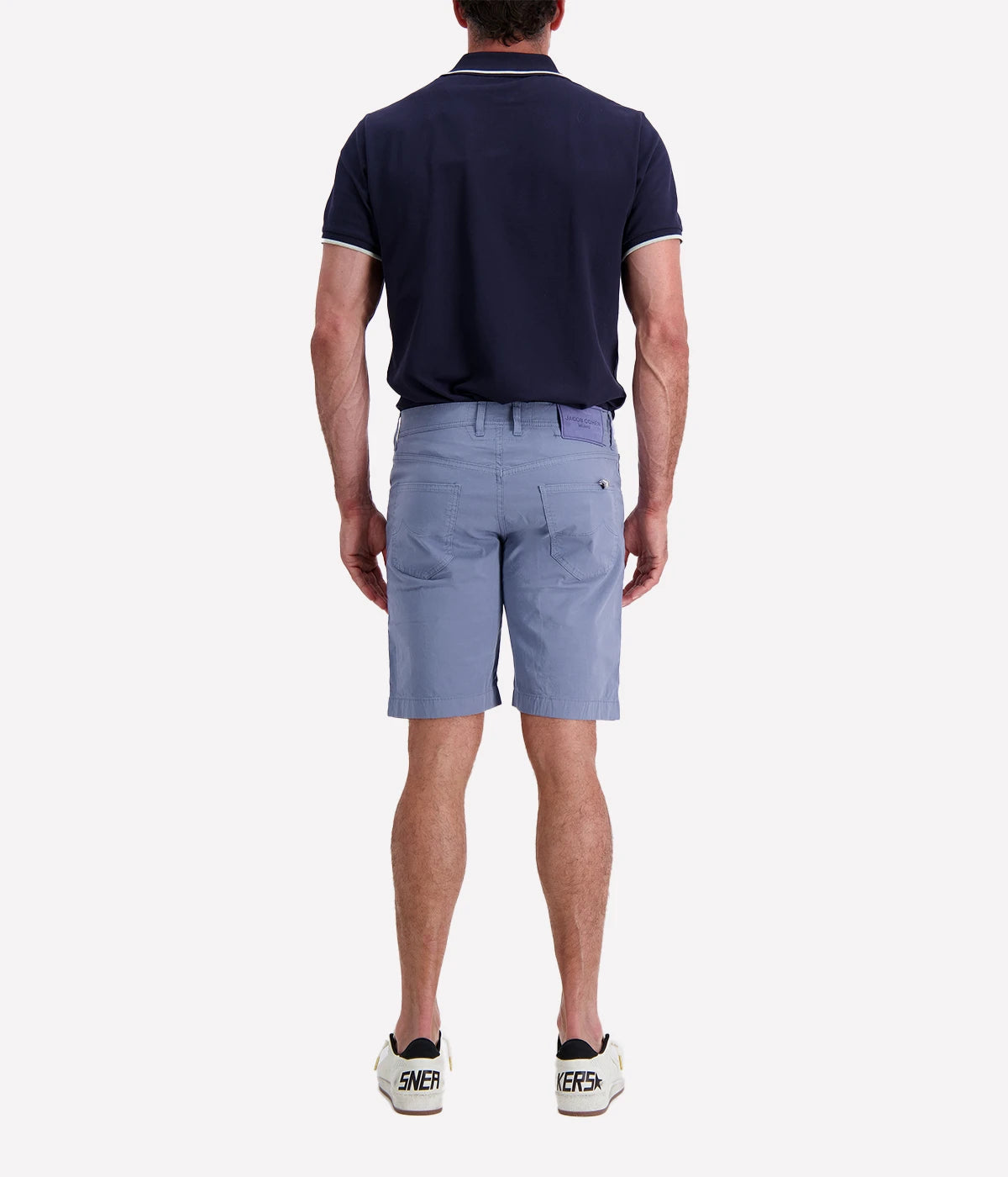 Jacob Cohen Nicolas Bermuda Shorts in a slim fit with a low waist, featuring a classic 5-pocket design. Made from a premium cotton blend with stretch for comfort. Made in Italy.