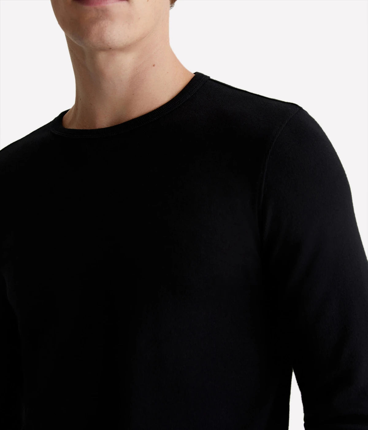 Bryce Long Sleeve Crew in True Black