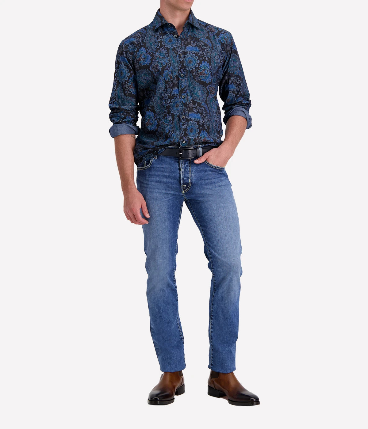 Sicilian shirt by Osvaldo Trucchi, featuring a brown and blue paisley pattern. This classic design combines sophistication with versatility, perfect for elevating relaxed outfits.
