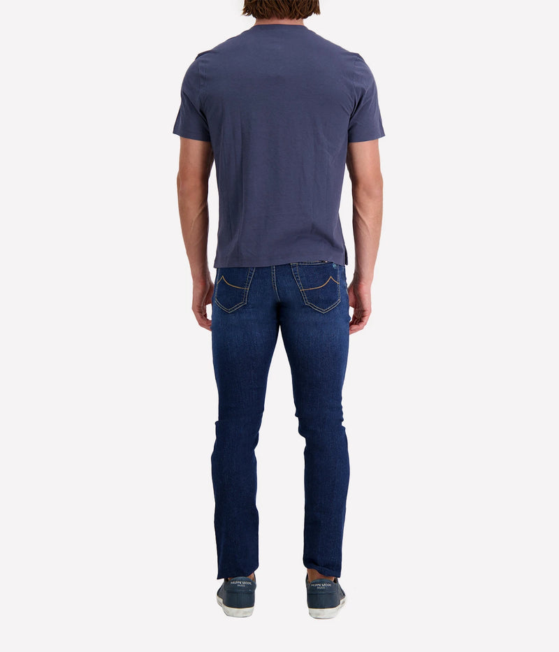 The Clean Finish Jersey Short Sleeve Crew in luxurious jersey fabric, designed for a classic fit. Featuring a binded neck and clean finished hem, this timeless t-shirt is the perfect addition to elevate any wardrobe. Ideal for casual or smart-casual outfits, this versatile piece offers effortless style and durability.