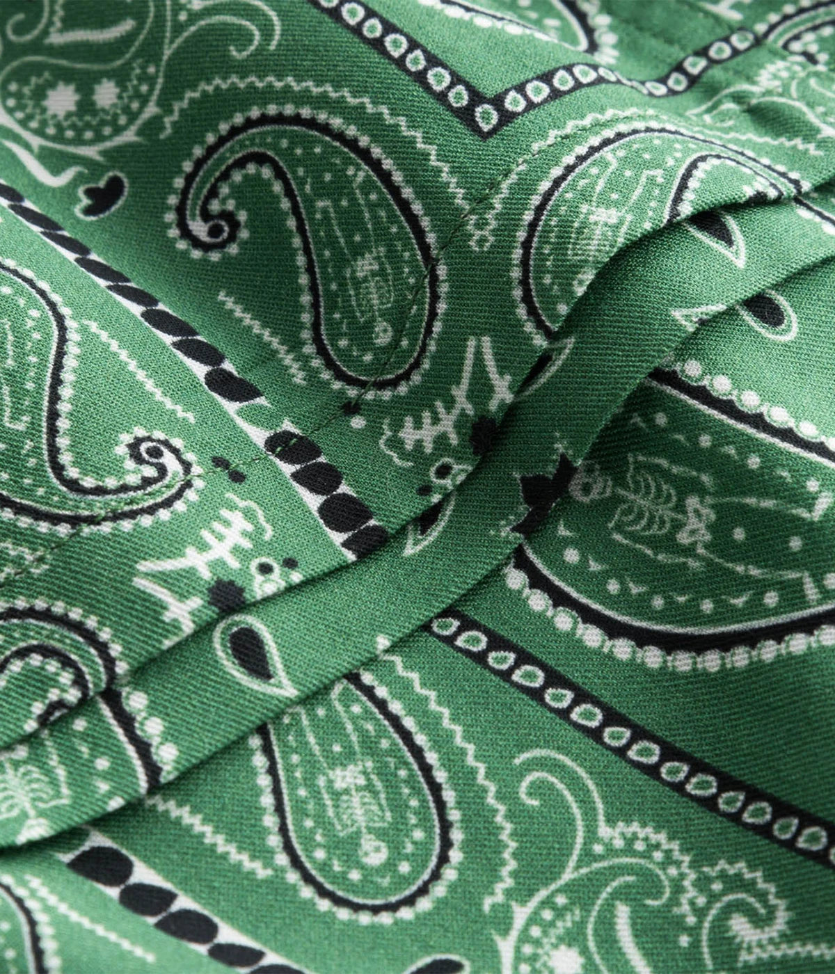 Multicoloured graphic-patterned short-sleeved vacation shirt with a button-down collar and relaxed fit, crafted from breathable Tencel material. Made in Portugal.