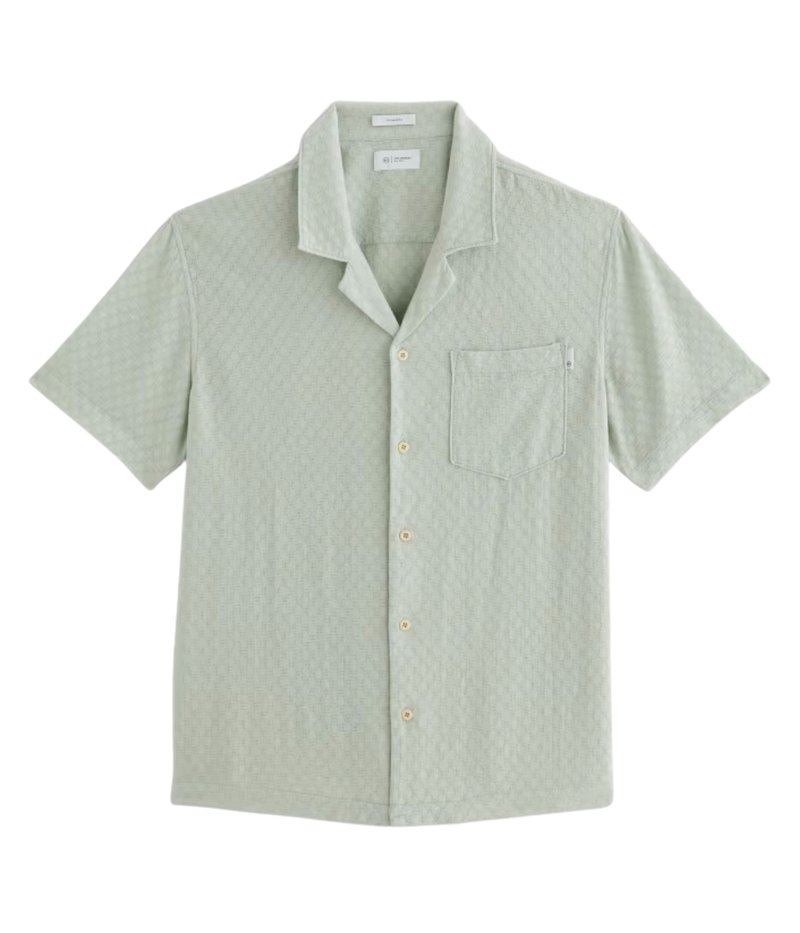 Light green short sleeve camp collar shirt made from lightweight cotton-linen blend with subtle dobby texture and chest pocket – the perfect refined summer shirt.