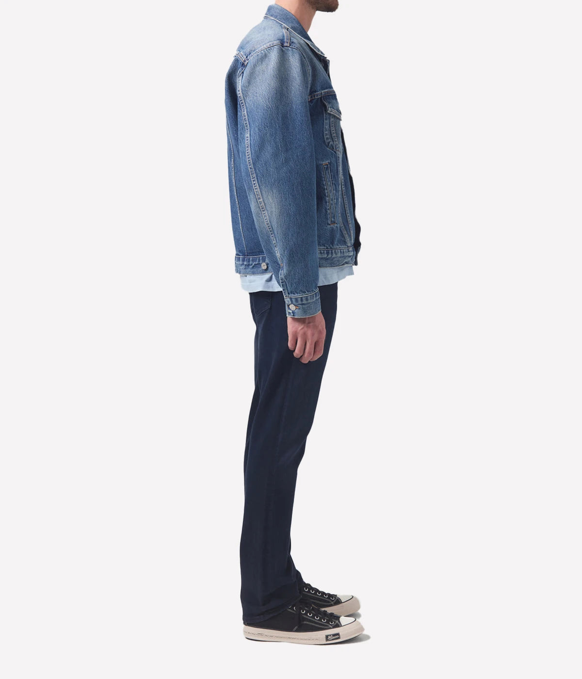 Gage jeans by Citizens of Humanity, featuring a relaxed fit through the thigh with a gradual taper to the ankle. Crafted in a dark wash with tonal stitching, these jeans offer a sleek, polished look. The heavyweight denim provides structure and comfort, making them perfect for day-to-night wear.