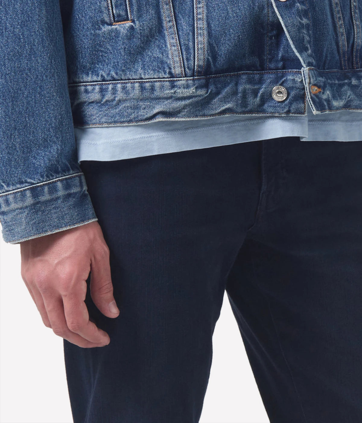 Gage jeans by Citizens of Humanity, featuring a relaxed fit through the thigh with a gradual taper to the ankle. Crafted in a dark wash with tonal stitching, these jeans offer a sleek, polished look. The heavyweight denim provides structure and comfort, making them perfect for day-to-night wear.