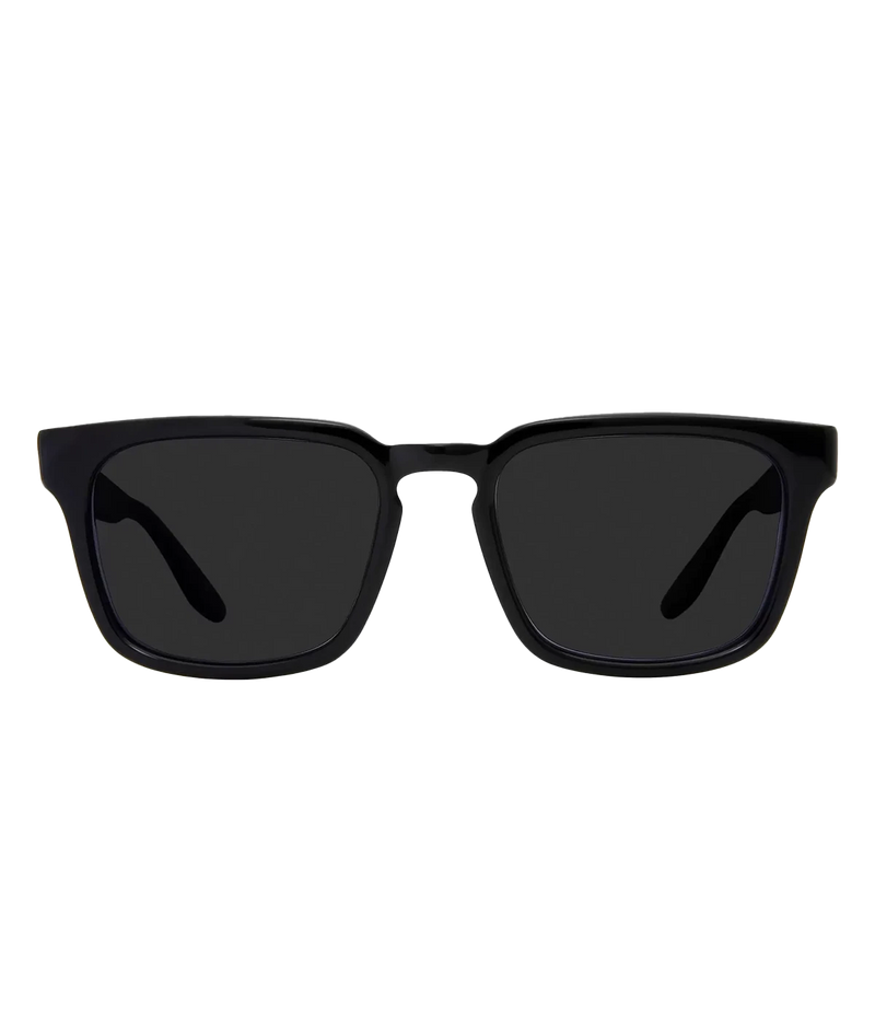 An elevated classic squared frame sunglass, with black acetate frame and black lenses. Summer staple, luxury eyewear, made in Italy.