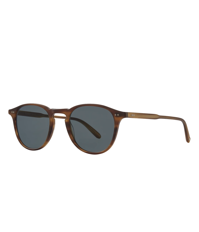 Retro-inspired P3 sunglasses with modern colour combinations, Premium Glass Polar lenses, and hand-finished details. Features classic GLCO core wire, 5-barrel hinges with rivets, and external pins at the temples. 100% UV protection.