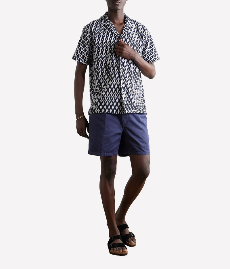 Navy short-sleeved jacquard geometric shirt in cotton towelling with Capri collar and relaxed fit – men’s beach club outfit