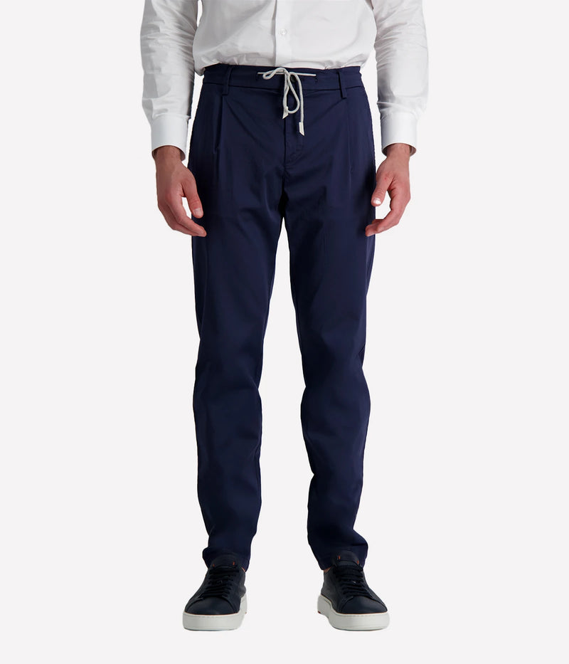 Eleventy tailored drawstring pants in navy jersey-effect cotton with subtle seam fading and sartorial detailing, made in Italy.