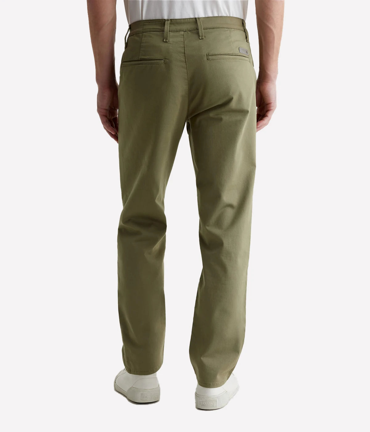 AG's Kullen slim-fit trousers in lightweight 5.9 oz. Airluxe™ Commuter Performance Sateen, featuring a refined texture and powerful stretch for comfort and shape retention. Designed with a 10 1/4" front rise, 17" knee opening, 14" bottom opening, and 32" inseam.