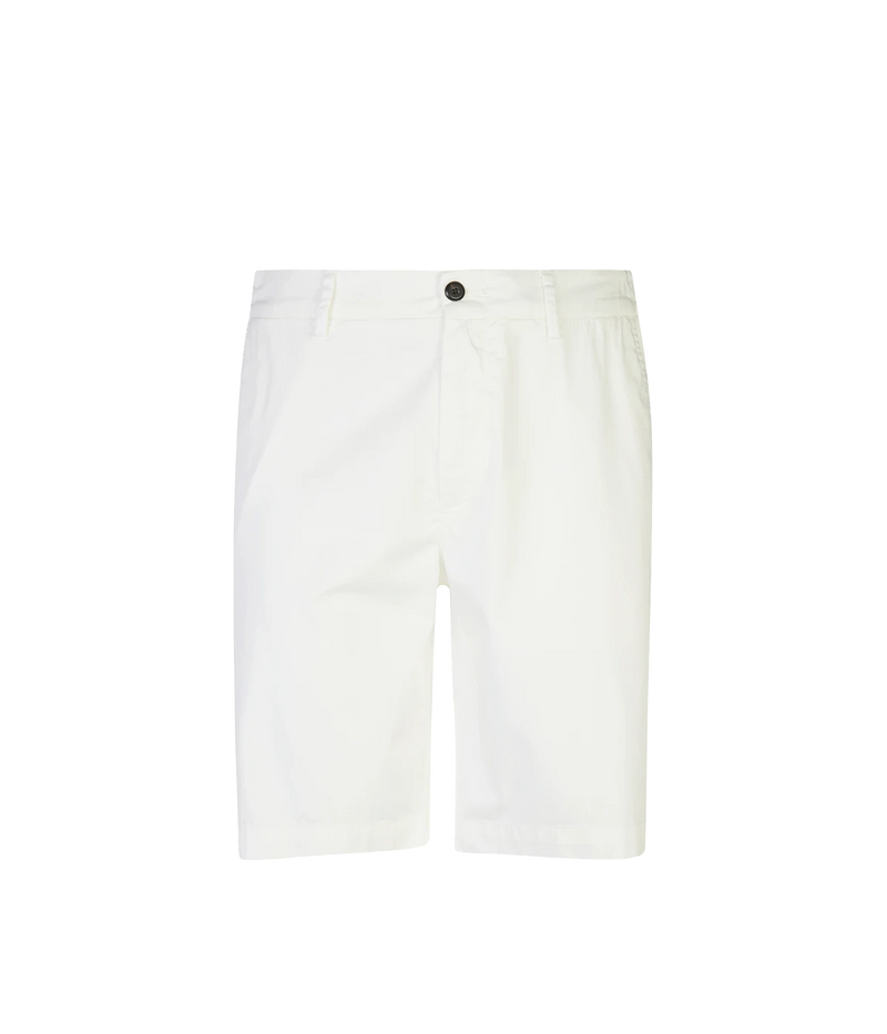 Bermuda Chino In White