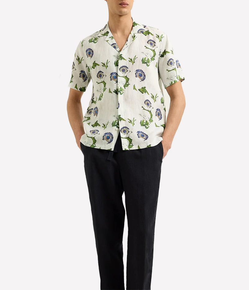Men’s relaxed short-sleeve linen shirt in bold floral Coronaria print with Capri collar and concealed placket – lightweight summer resortwear