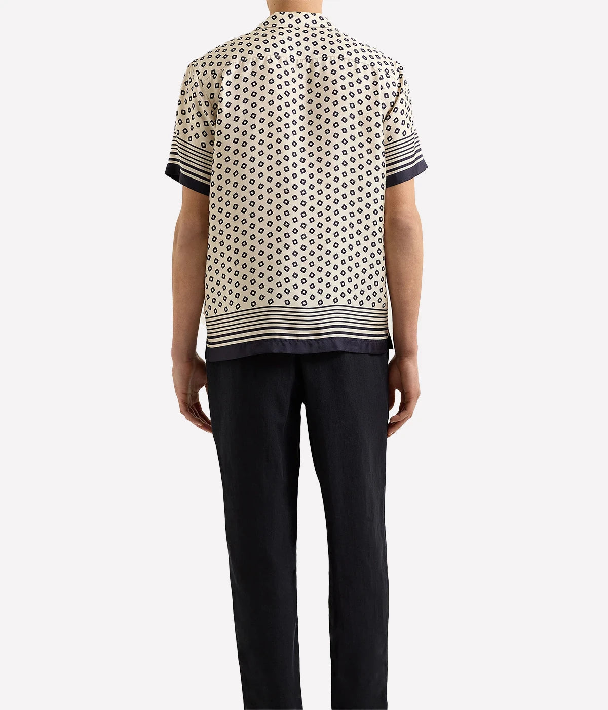 Men’s relaxed short-sleeve silk shirt in exclusive Lumina print with Capri collar and concealed placket – lightweight luxury summer shirt