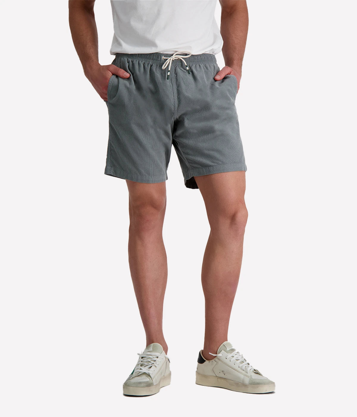 Hartford long-fit corduroy shorts in olive green with an elastic drawstring waistband and relaxed silhouette, made from 100% organic cotton for breathable summer comfort.