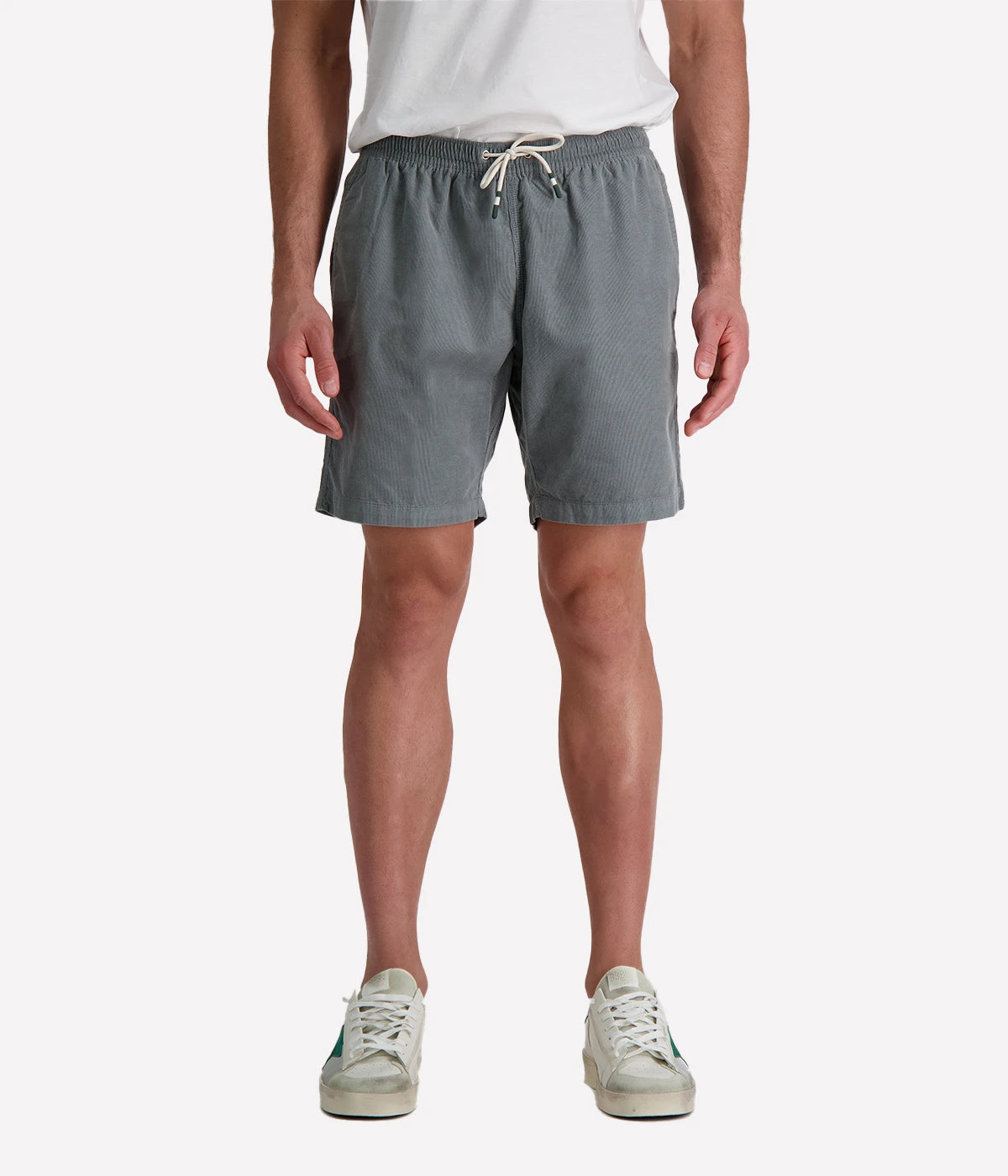 Hartford long-fit corduroy shorts in olive green with an elastic drawstring waistband and relaxed silhouette, made from 100% organic cotton for breathable summer comfort.