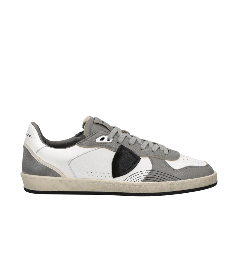 Philippe Model Pgal Low Man in Equipe Blanc Gris – Side View Leather Low Top Sneakers