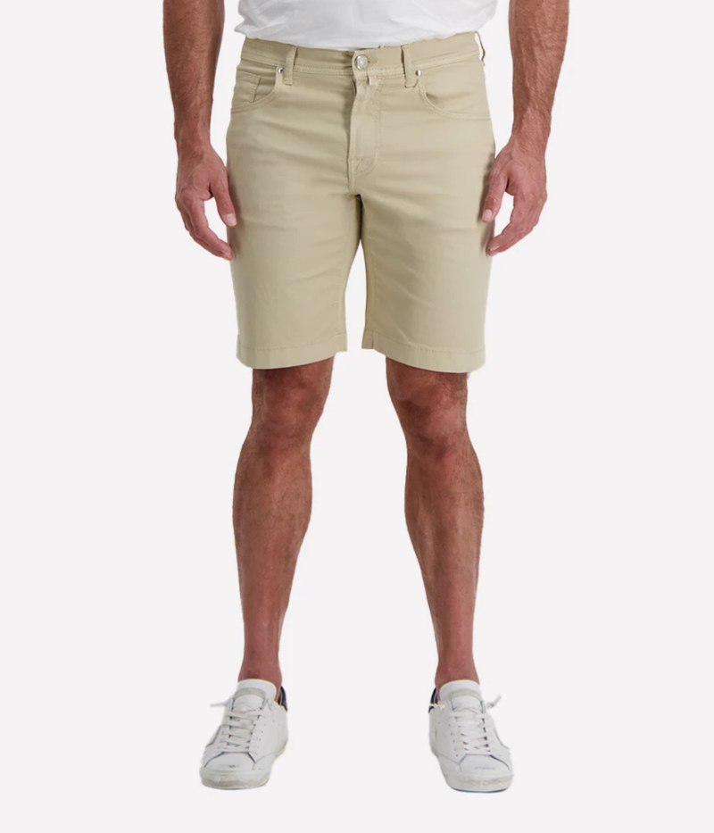 Jacob Cohën Nicolas Bermuda 5 PKT Slim Fit in C99 Light Beige Suede Patch – Front View Tailored Bermuda Shorts