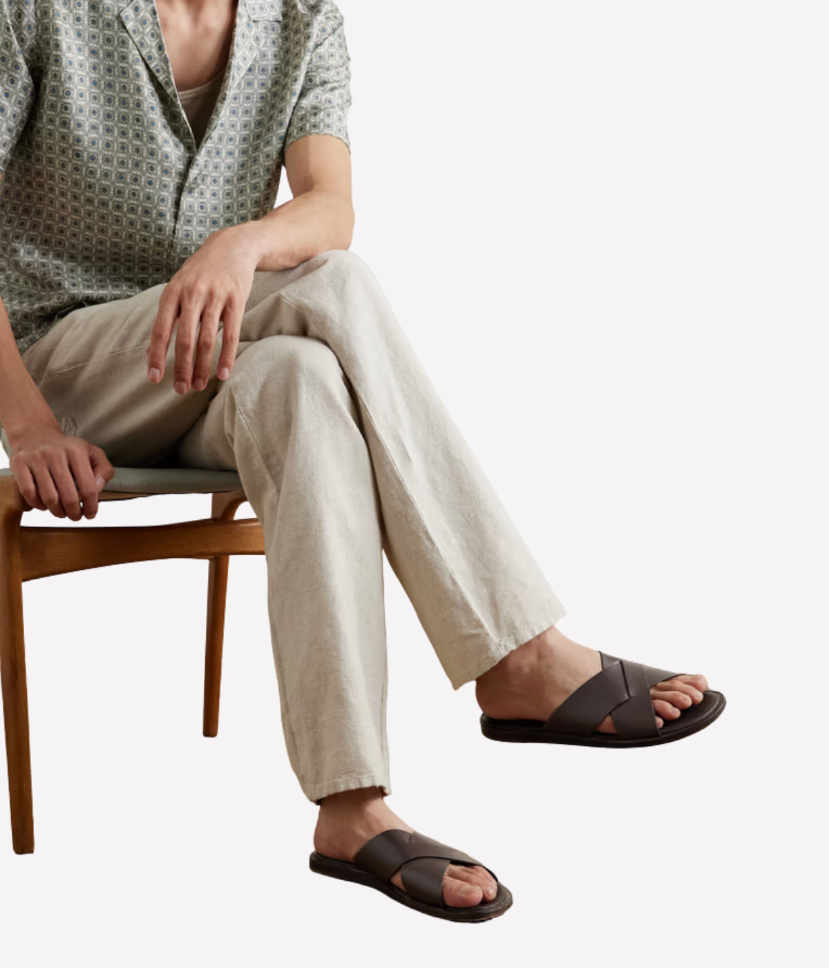 Muro Flat in Brown