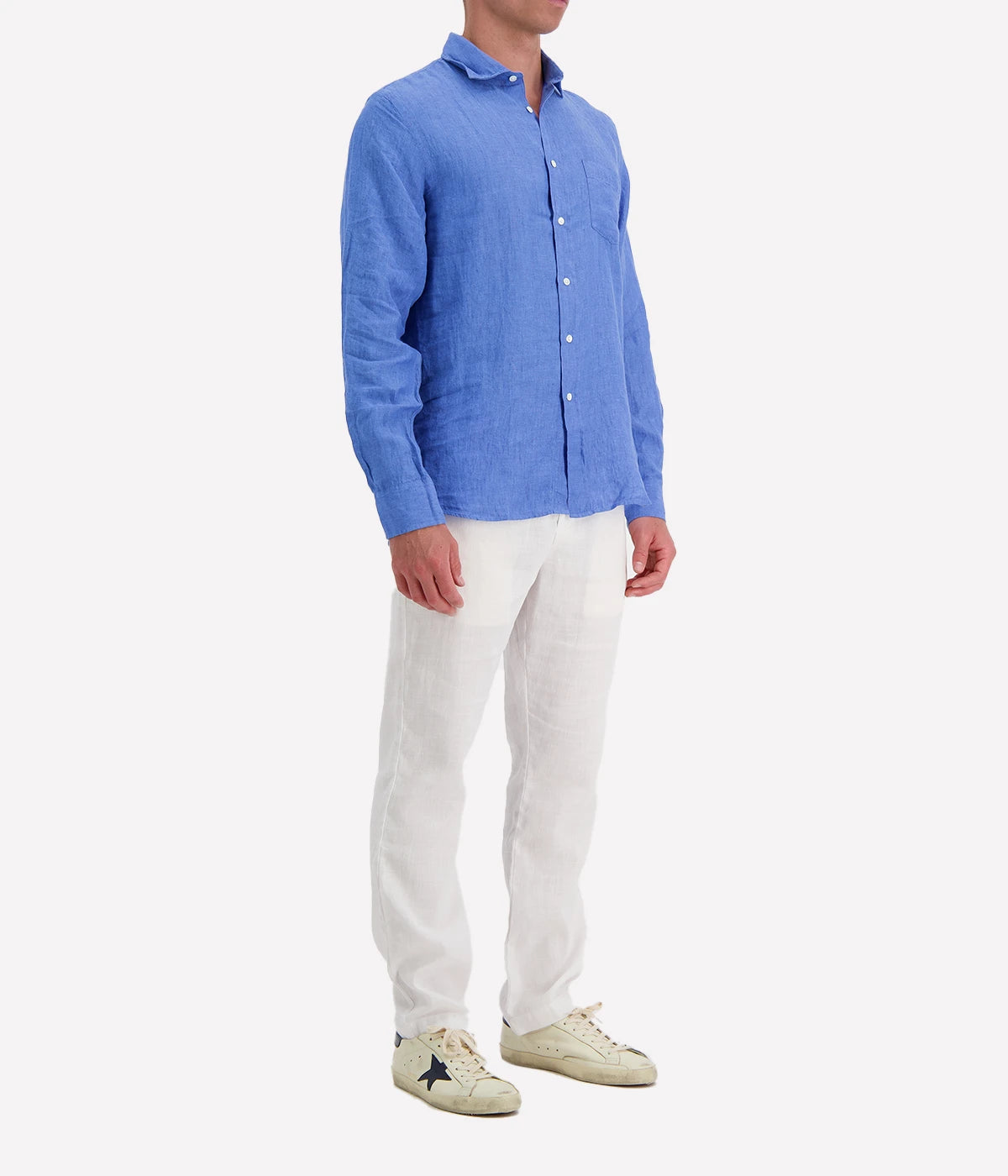 Side view of the Paul Woven Shirt by Hartford, showcasing the clean silhouette, chest pocket detail, and lightweight, breathable fabric. Designed with a regular fit, it provides both style and comfort for the modern man.