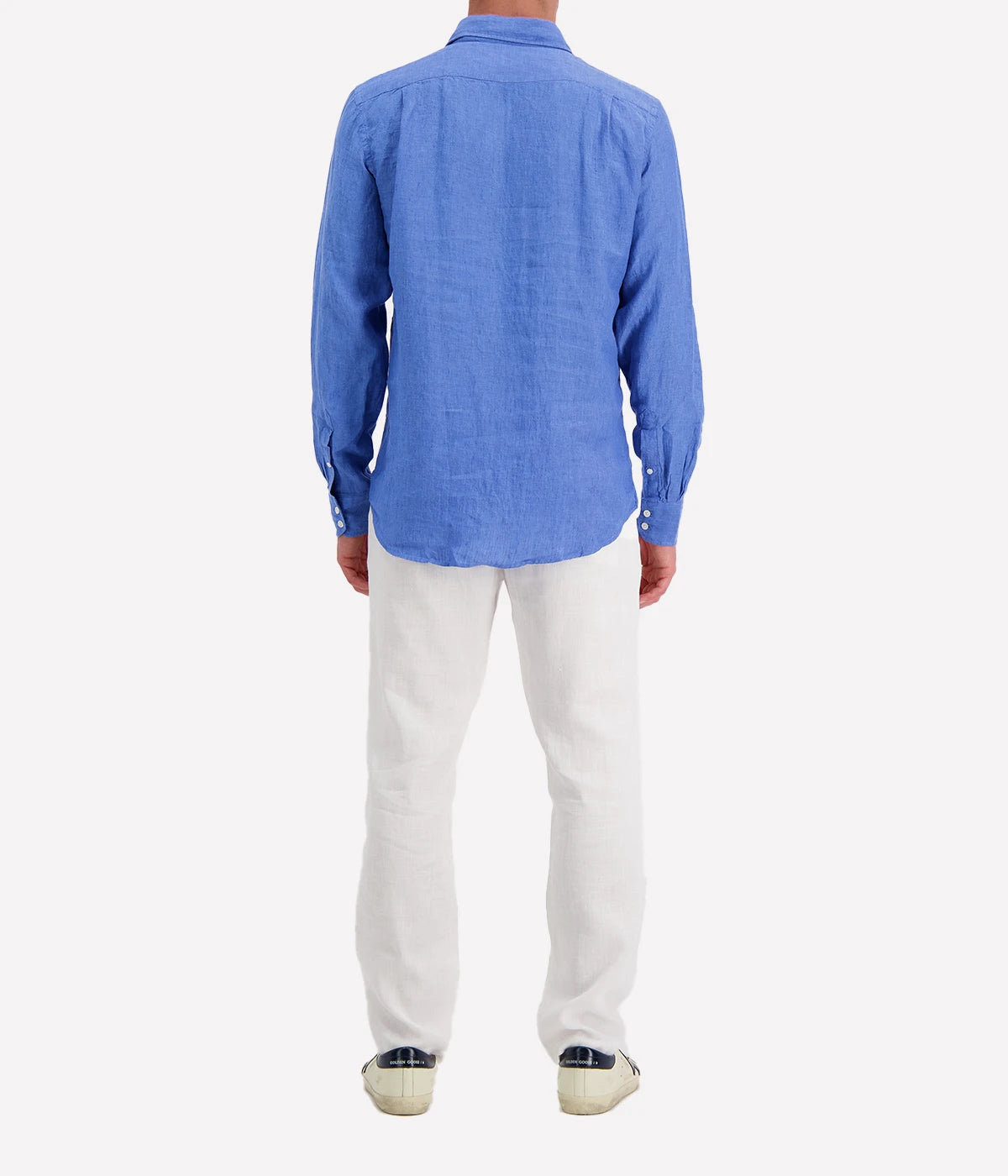 Back view of the Paul Woven Shirt by Hartford, highlighting the smooth, tailored finish and regular fit. The timeless design ensures versatility for a range of occasions.