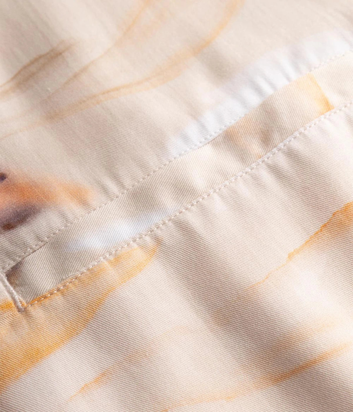 Multicoloured graphic-patterned short-sleeved vacation shirt with an open collar and relaxed fit, crafted from breathable Tencel material. Made in Portugal