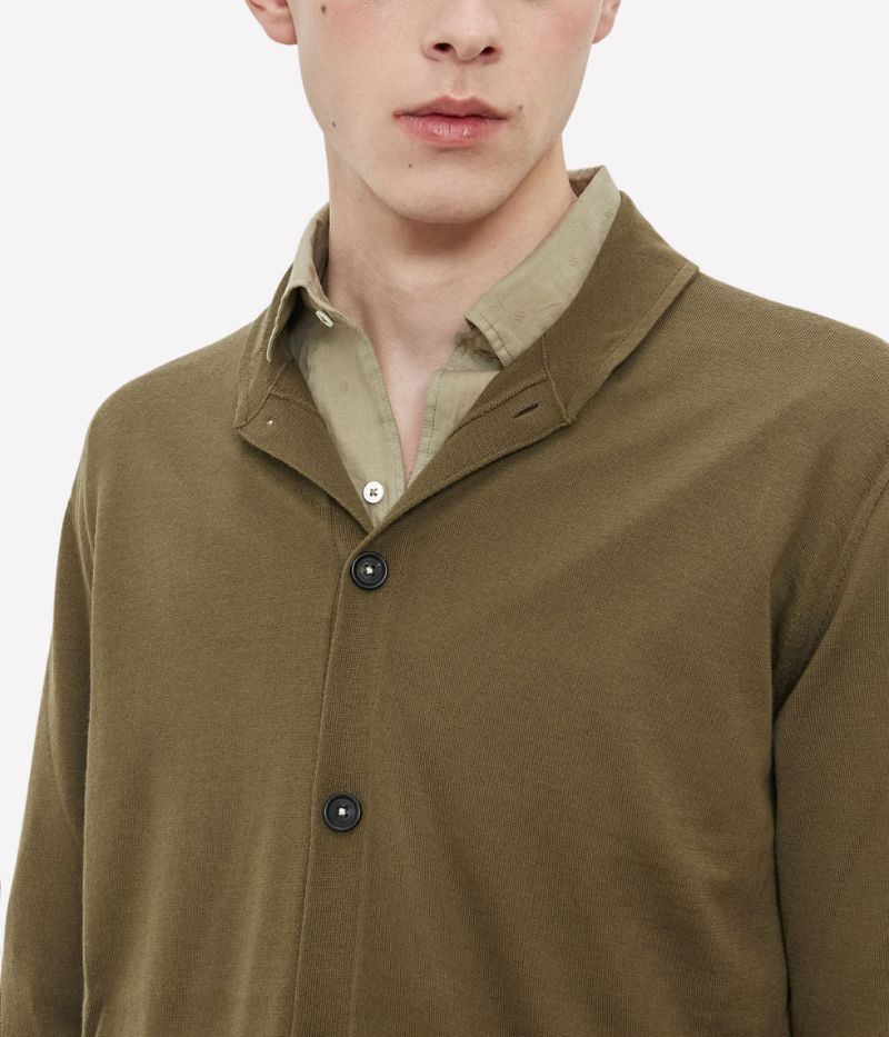 Regular fit shawl collar cardigan in ultrafine worsted pure cashmere, featuring unfinished cuffs, made in Italy for a luxurious and comfortable look.