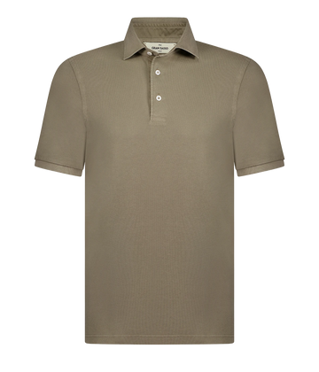 A timeless classic short sleeve polo in a n olive, featuring a light weight cotton material, three button detail and collar. Sporty Polo, comfortable, made in Italy, throw on and go. 