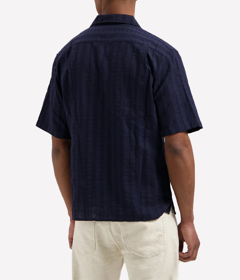 Men's loose-fit short-sleeve resort shirt with a vertical jacquard floral-stripe pattern and resort collar, ideal for summer styling