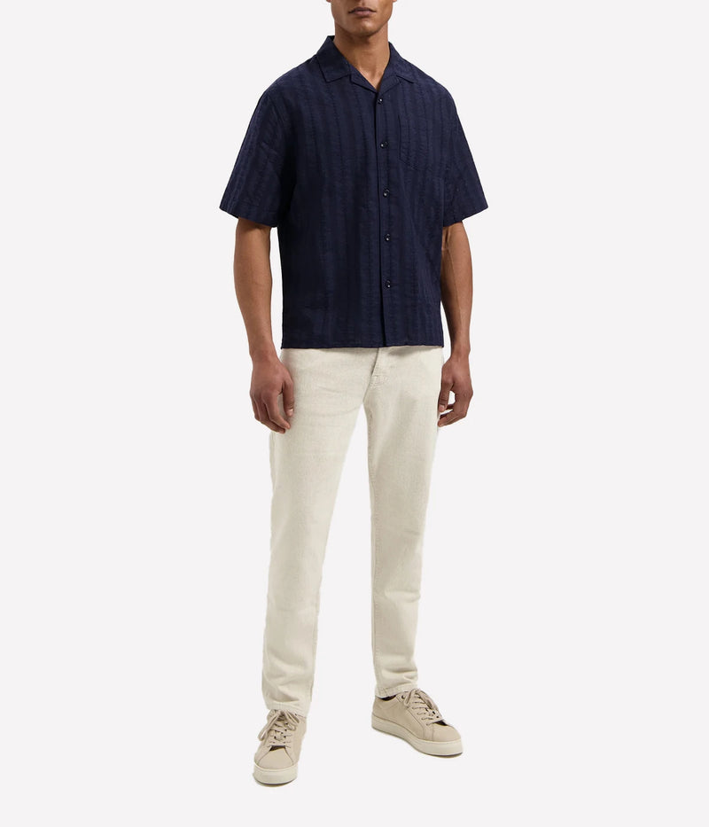 Men's loose-fit short-sleeve resort shirt with a vertical jacquard floral-stripe pattern and resort collar, ideal for summer styling