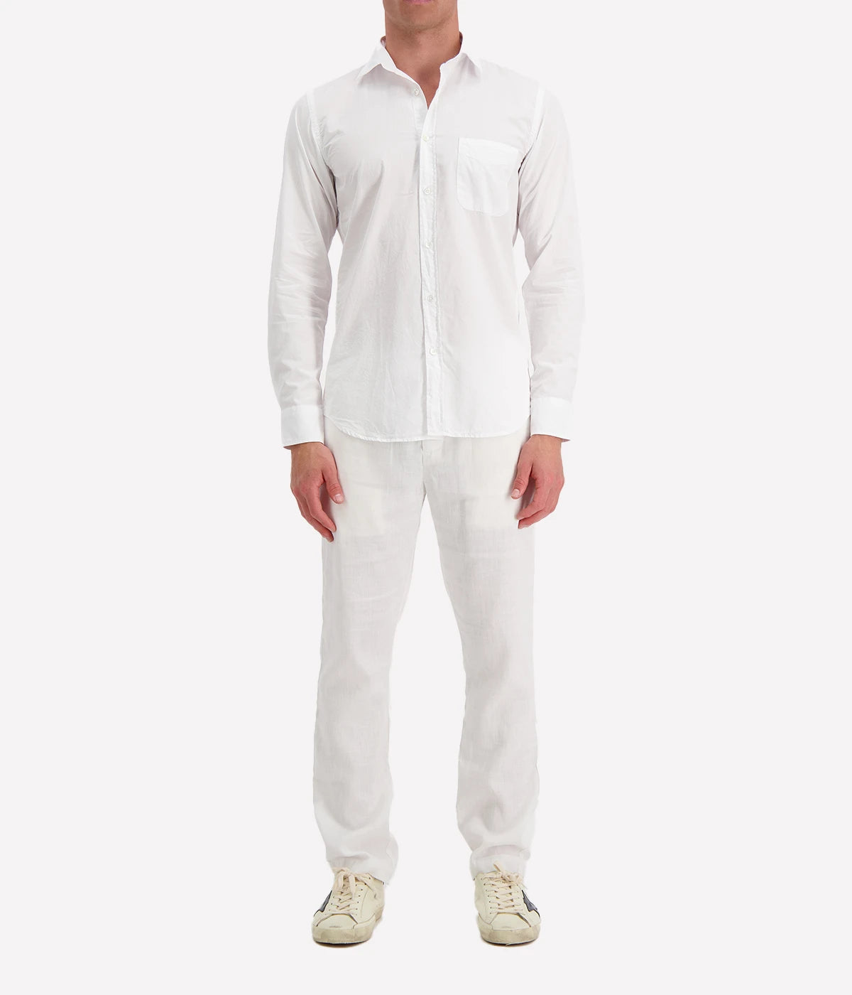 Hartford Storm Pat Men Woven Shirt in garment-dyed cotton twill, featuring a soft collar, chest pocket, and mother-of-pearl buttons. A slim-fit cut for a refined, versatile look.