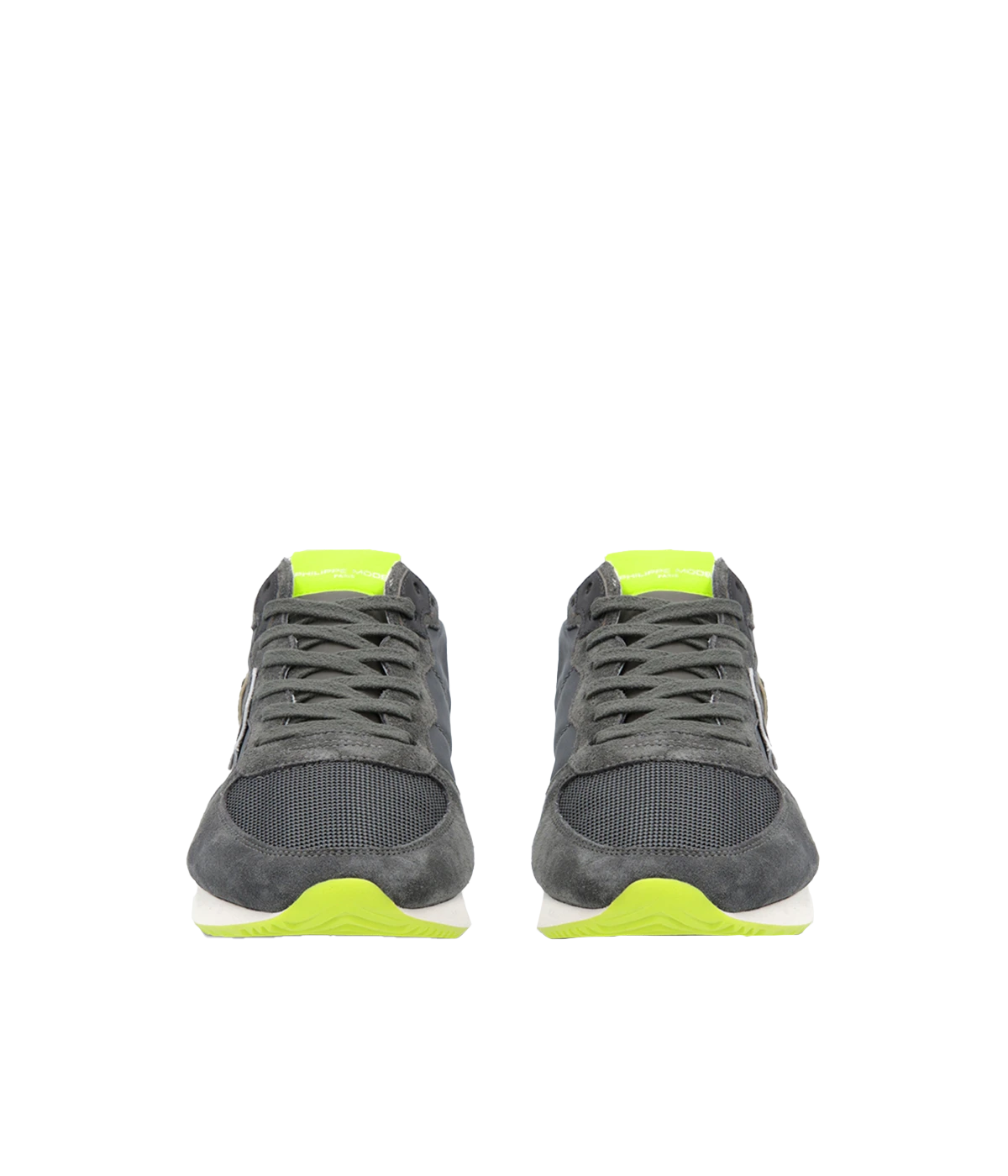 Front view of Philippe Model TRPX sneakers, featuring a sporty yet metropolitan design inspired by ‘70s running styles. Handcrafted in Italy with contemporary materials, these sneakers combine vibrant tones and urban glamour.