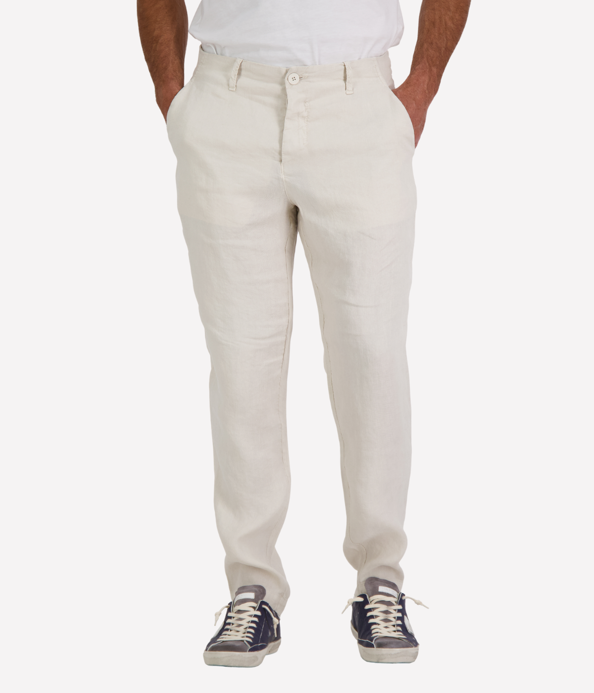 Men’s Transit linen blend trousers in light neutral tone with welt pockets and button closure, made in Italy.