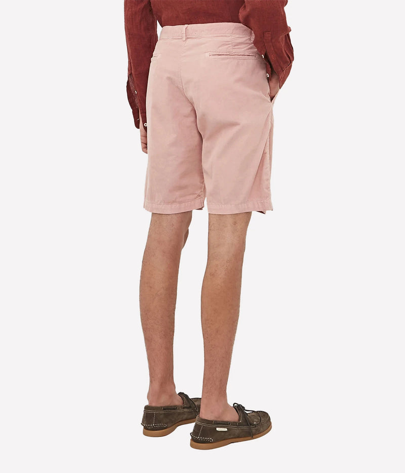 Men's baby corduroy Bermuda shorts with a relaxed fit, slant pockets, and a clean finish.