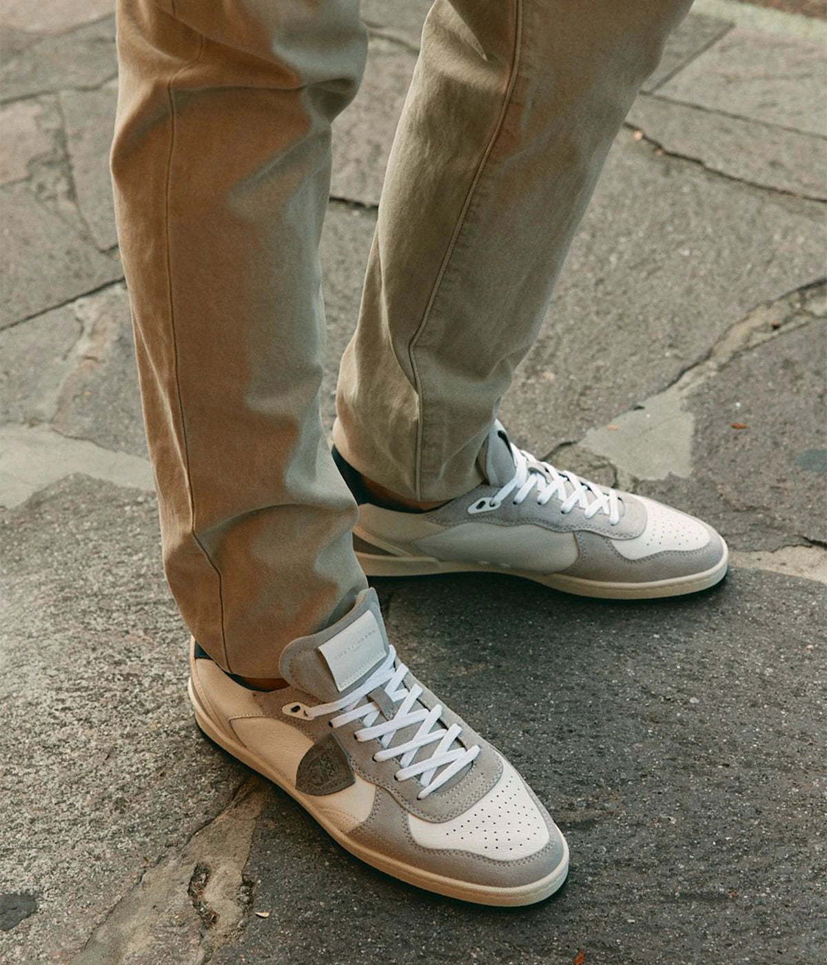 Pgal Low Man In Veau Daim Blanc Bleu