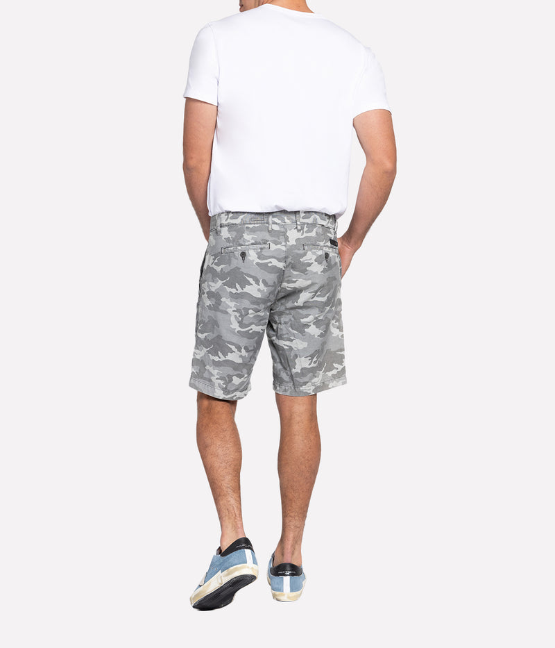 Wanderer Short in Camo Smoke Grey