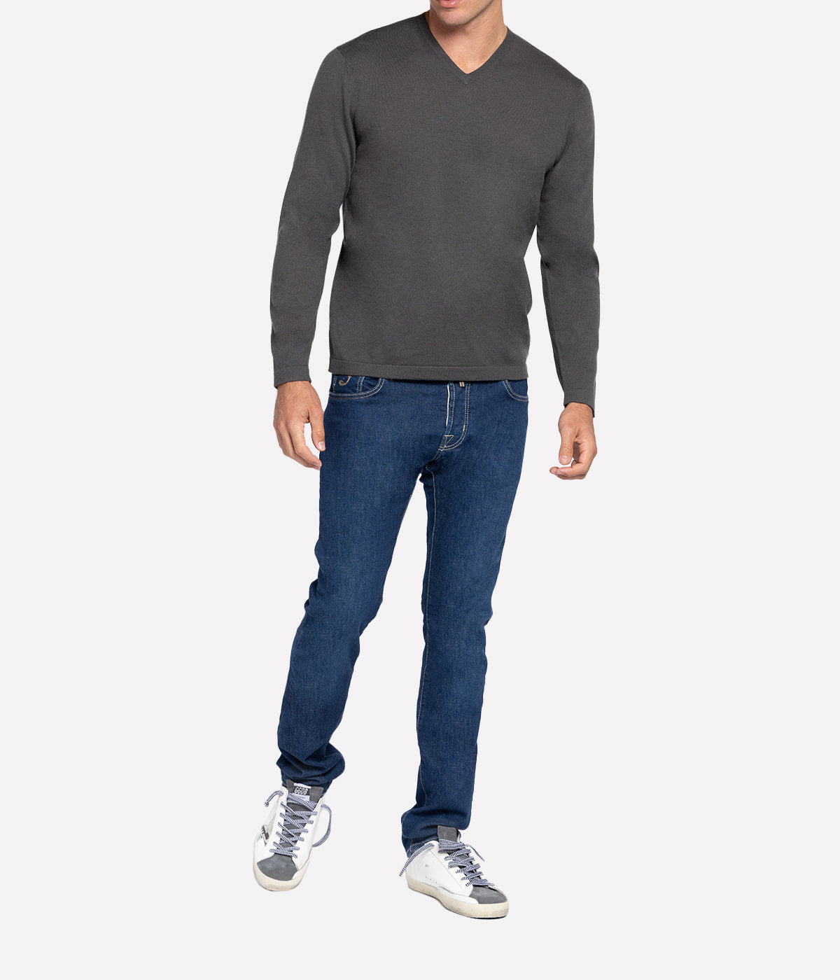 Semi Worsted Cashmere V Neck in Graphite