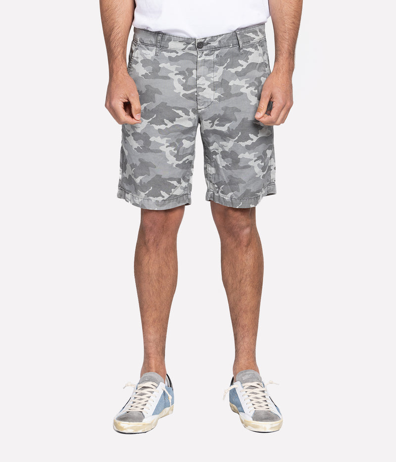 Wanderer Short in Camo Smoke Grey