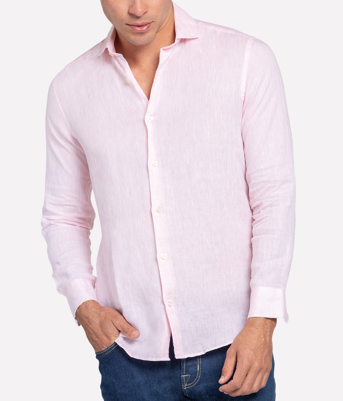 Front view of the Antonio Long Sleeve Linen Shirt by Frescobol Carioca, crafted from 100% fine Italian linen. This luxury men's dress shirt features a structured dress collar with stiffeners, imitation mother of pearl buttons, and a full placket. Designed in a regular fit, it blends relaxed tailoring with refined style for effortless occasion dressing.