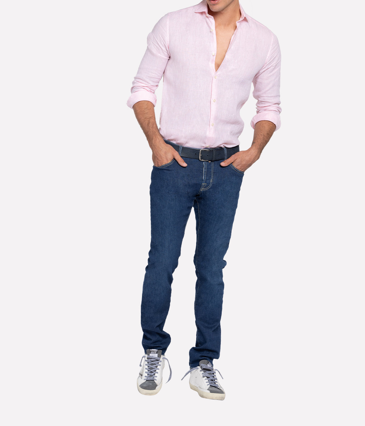 Model wearing the Antonio Long Sleeve Linen Shirt by Frescobol Carioca, showcasing the refined tailoring and premium 100% Italian linen fabric. The structured dress collar, long sleeves, and imitation mother of pearl buttons make this shirt a sophisticated choice for formal or relaxed occasions.