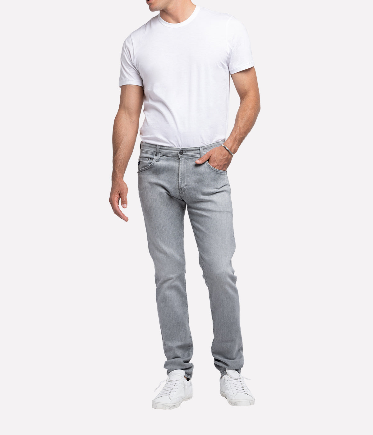 Dylan Jean in Intern