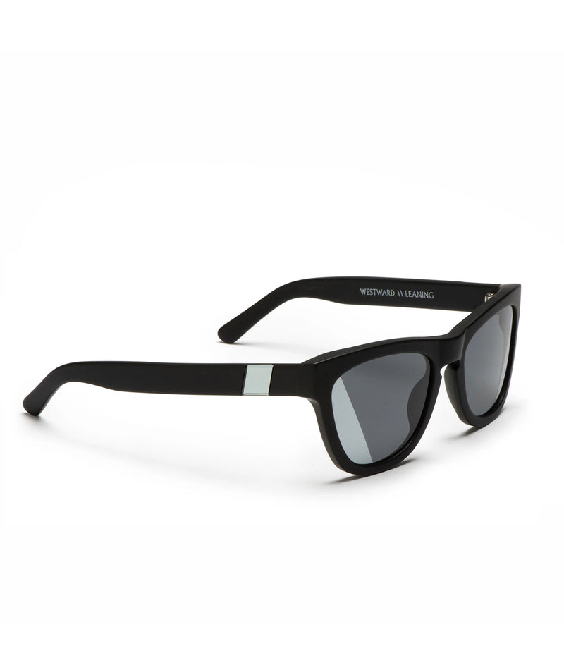Pioneer 34 in Black Matte & Horizon Silver