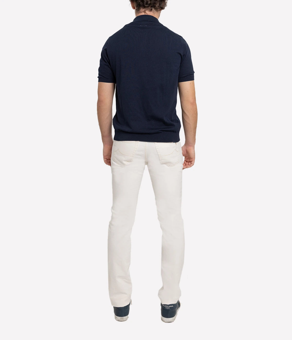 Short sleeve polo by Eleventy, crafted from cotton crepe with an 18-gauge finesse and dyed-in-chief finish. Features mother-of-pearl buttons and a regular fit, blending comfort and sophistication
