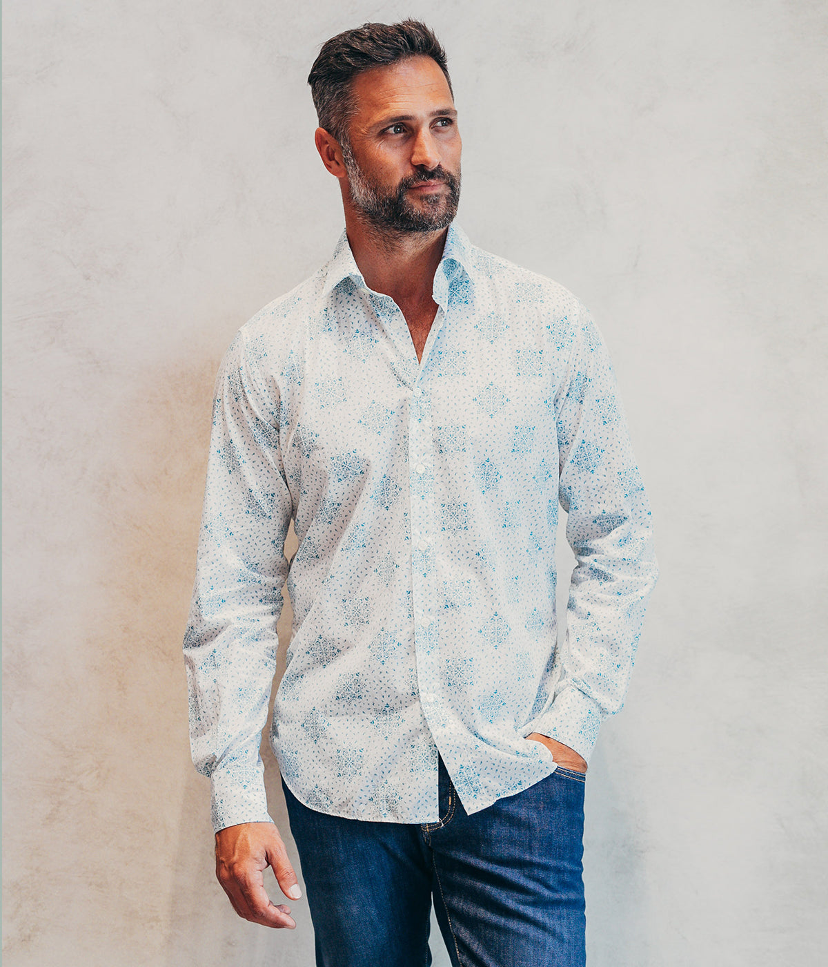 Slim Fit Shirt in White & Turquoise Pattern