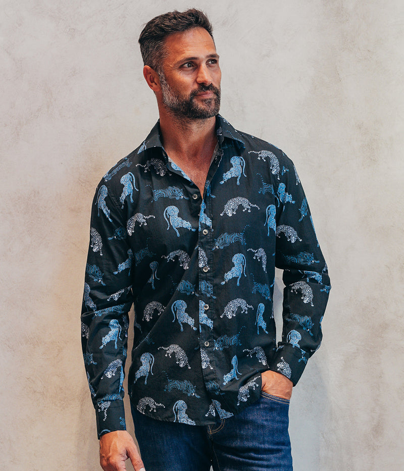 Slim Fit Shirt in Dark Blue Animal Pattern